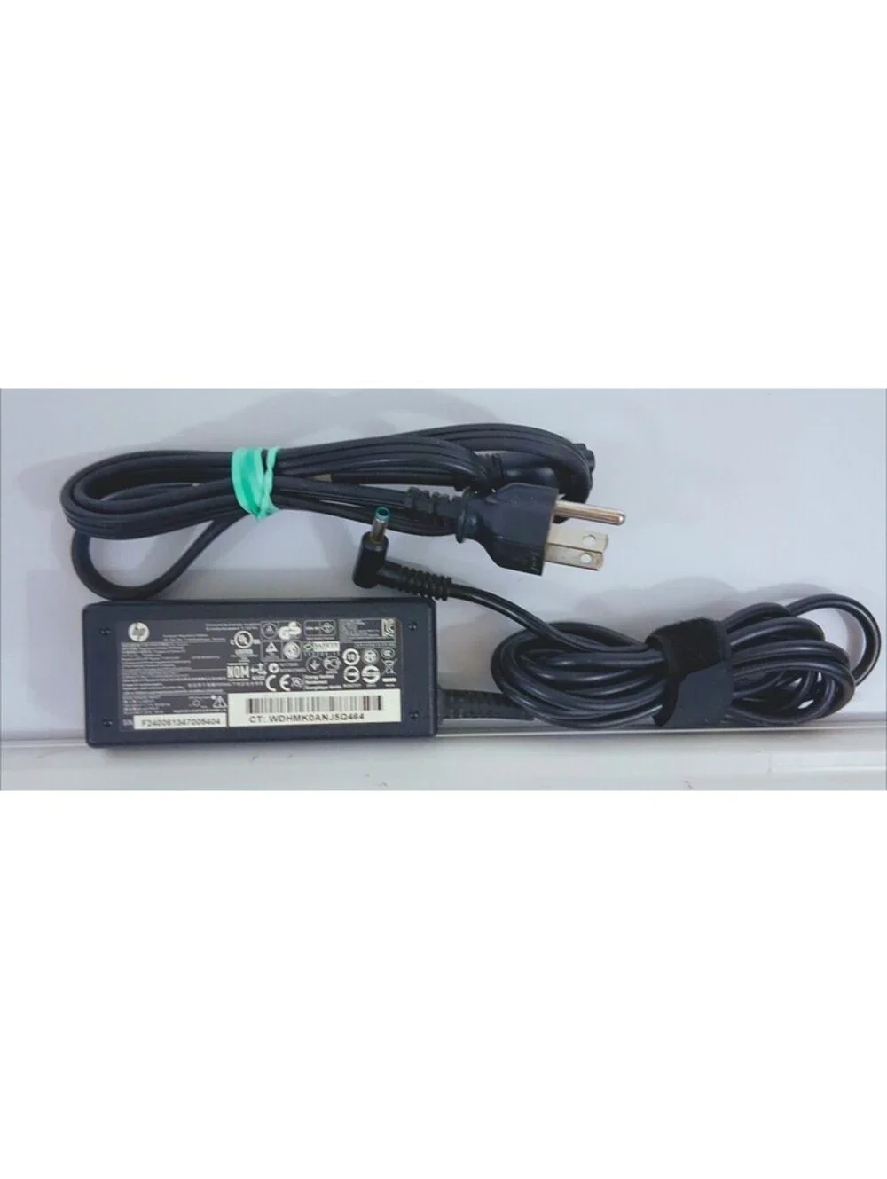 OEM HP 709985-002 AC/DC Adapter In 100-240V  Out 19.5VDC 65W TESTED Working